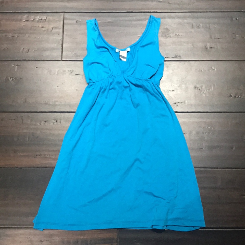 Sleeveless low cut dress